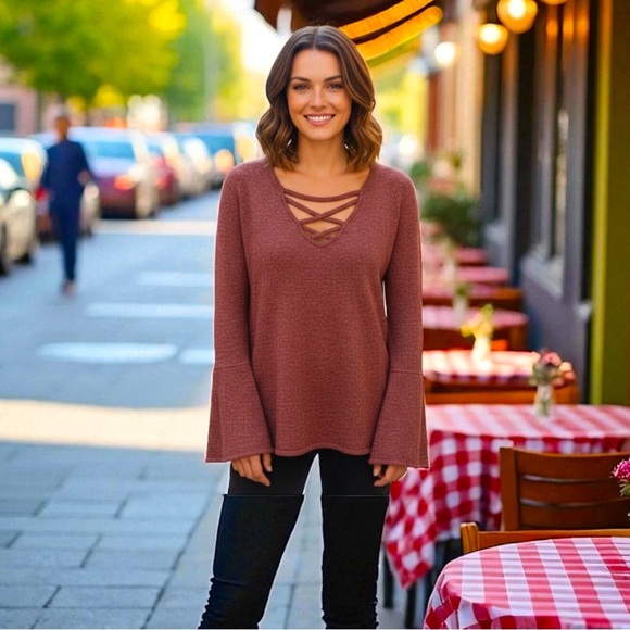 American Eagle Outfitters Sweater burgundy Heather with bell sleeves medium - Picture 2 of 10
